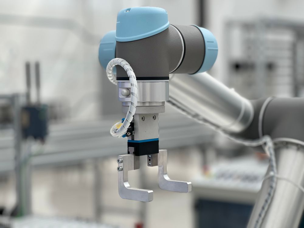 Szkolenie z obsługi systemów awaryjnych robotów przemysłowych