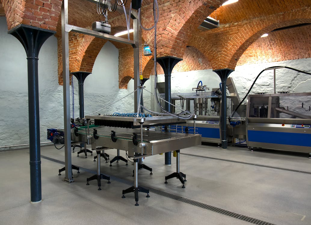Wdrożenie systemów awaryjnego odłączenia zasilania w robotach przemysłowych