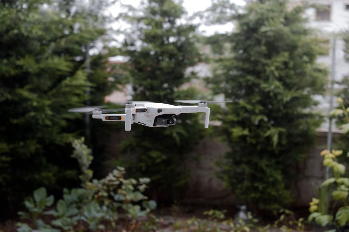 Brak obowiązku zgłaszania lotu dronem do 250 g