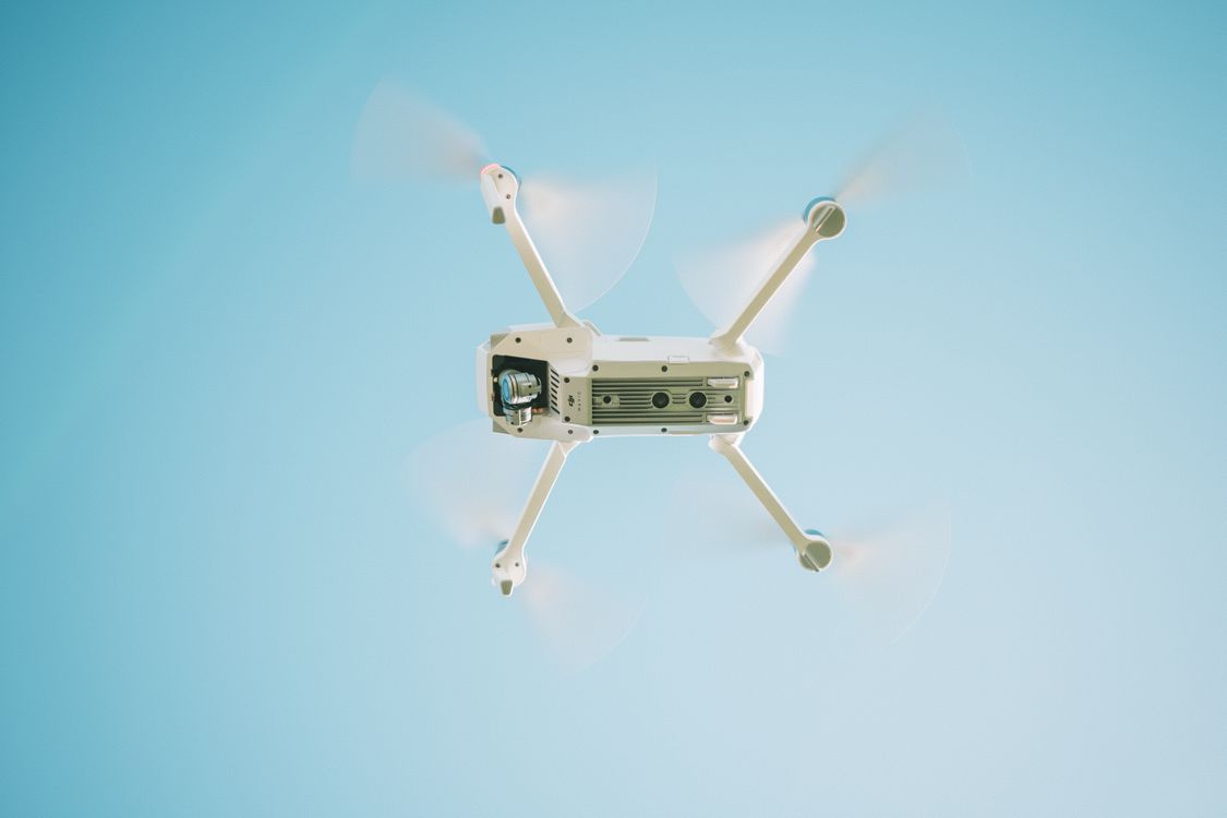 Uzyskanie zezwolenia na loty dronem w przestrzeni publicznej