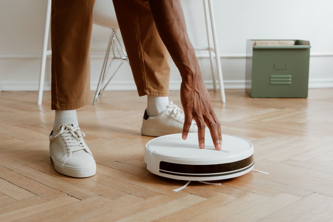 Analiza funkcji i cen różnych modeli robotów sprzątających
