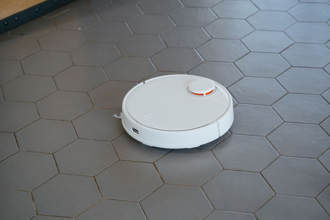 Robot sprzątający ze stacją czy bez stacji