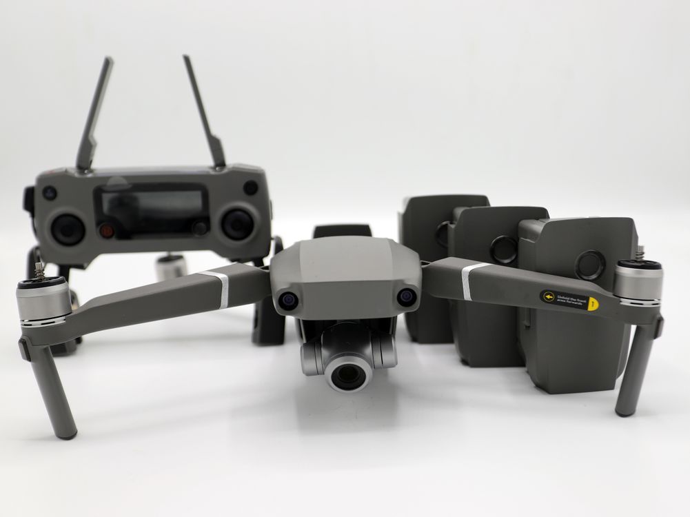 Czy można latać dronem nad czyjąś posesją