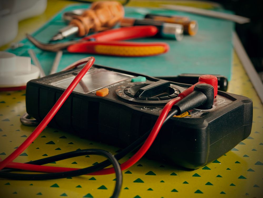 elektryk vs elektronik