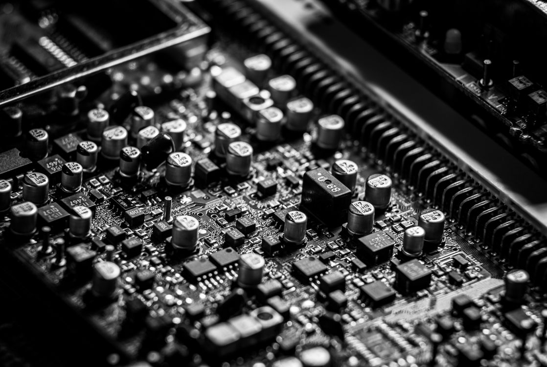 dziedzina nauki i techniki zajmująca się obwodami i układami elektronicznymi
