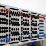 Co oznacza C w elektronice